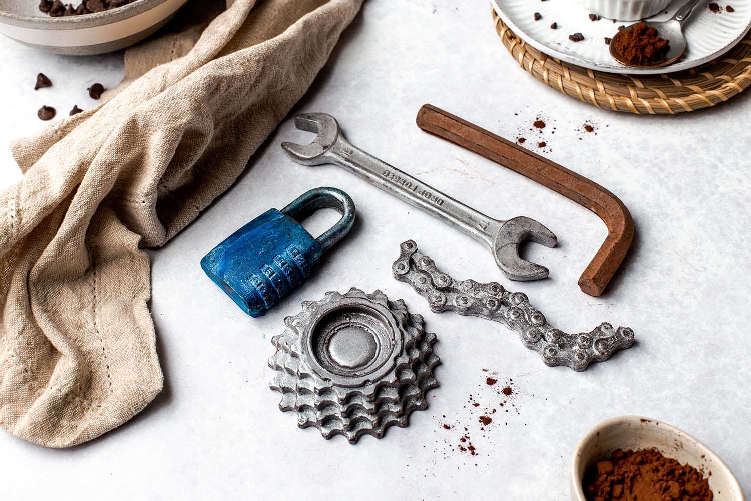 Cycling Lovers Chocolate Gift Set – Chain, Bike Gear, Bicyle Seat, Padlock, Spanner & Allen Key Box