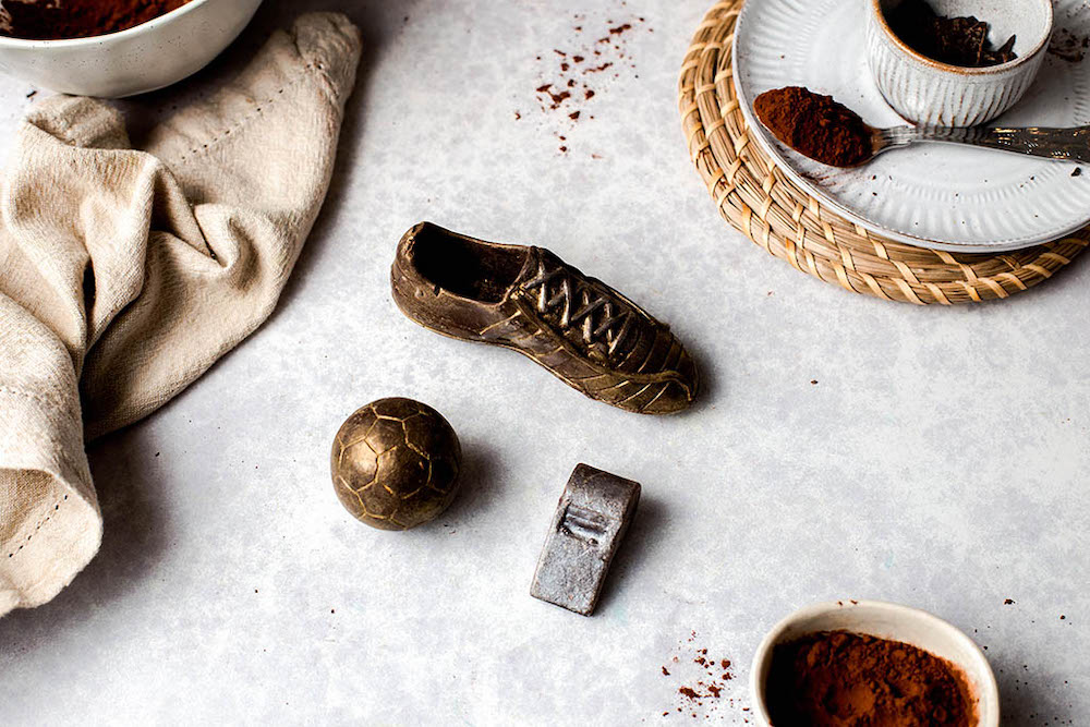 Football Fan & Referee Chocolate Gift Box - Handcrafted Delights for Soccer Enthusiasts