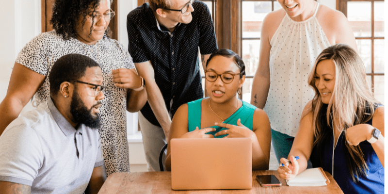 14 Gift Basket Business Statistics [2024]